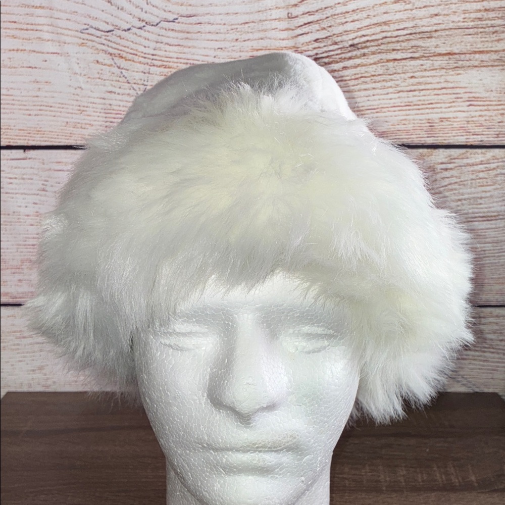 EUC Unbranded Elegant White Fur Hat